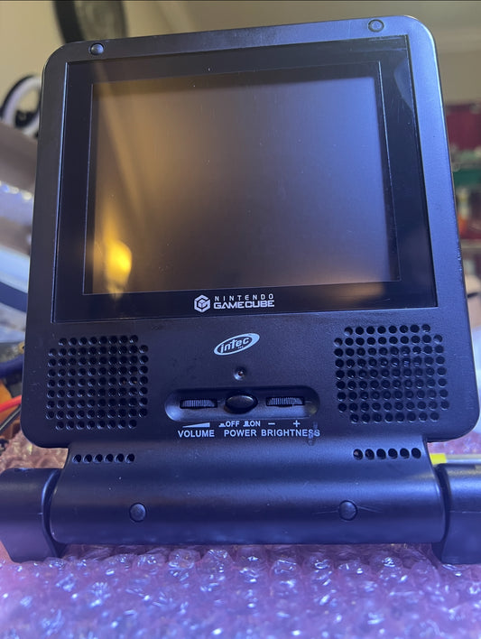 GameCube Intec Mobile Screen - HDMI Mod and New Lens with Logo